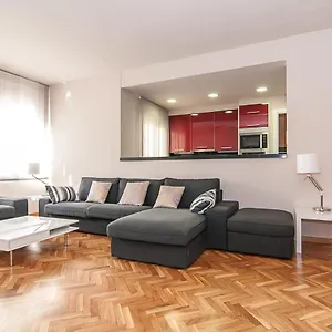 https://trivao-diagonal-apartments.topbarcelonahotels.com