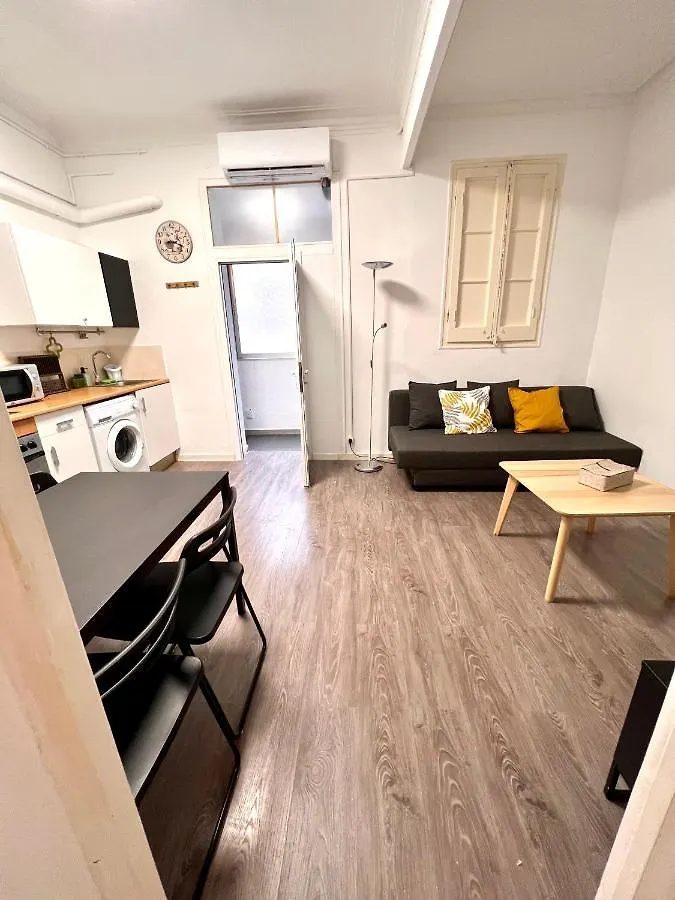 Appartamento Poble Sec. Excelente Ubicacion Cerca De La Playa Y De Las Ramblas Barcellona